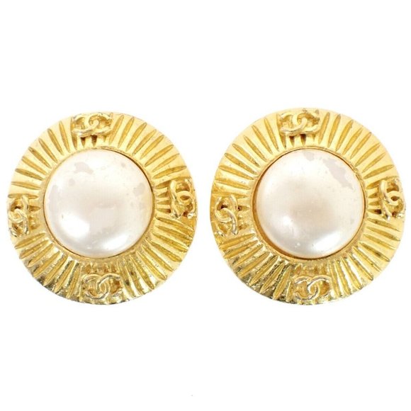 CHANEL CC Imitation Pearl Round Button Earrings Clip-On GHW Vintage - Picture 1 of 10